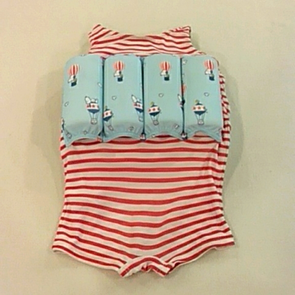 Sunuva at the beach with Peanuts Floatsuit - Picture 5 of 7